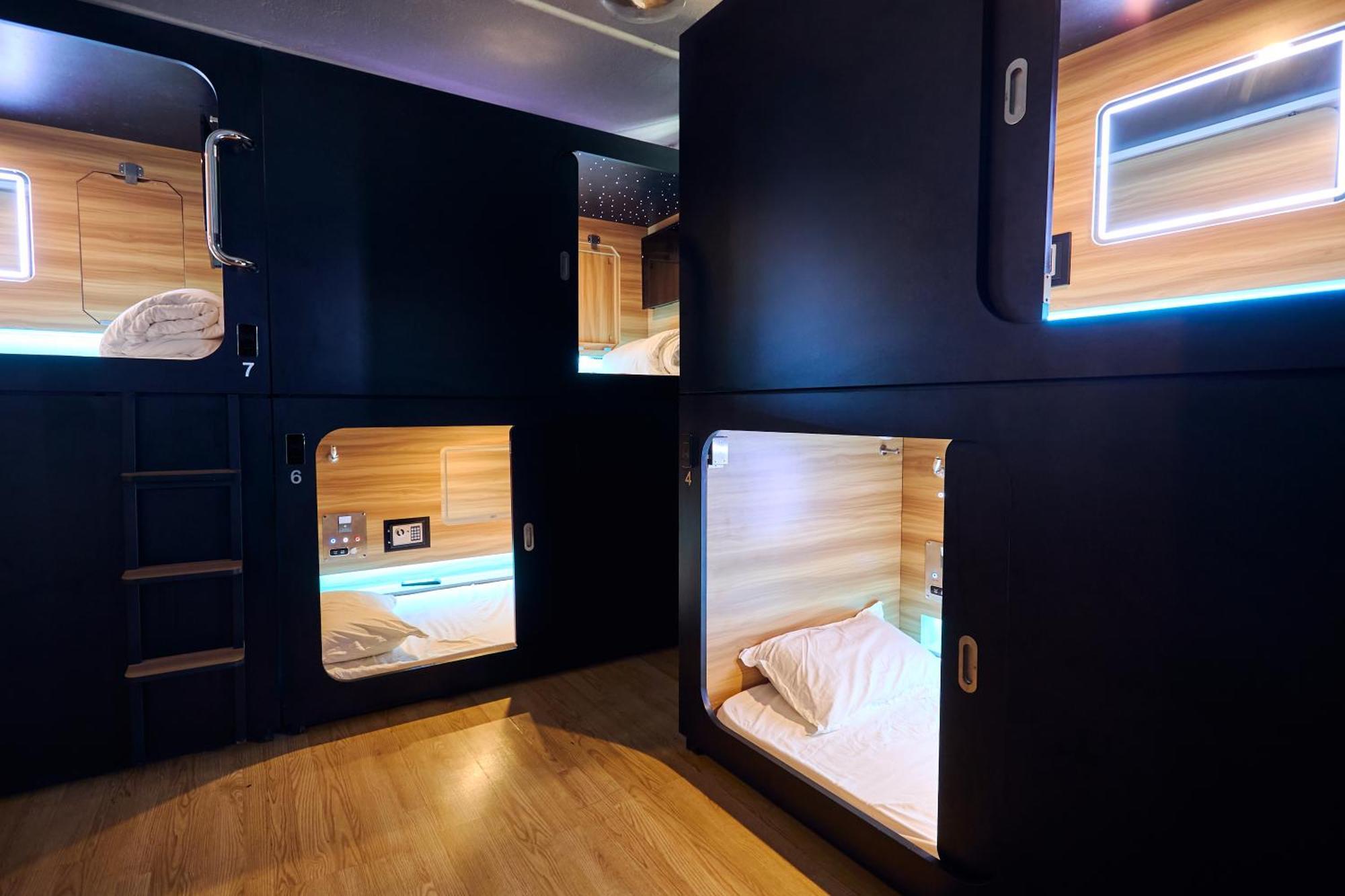 Capsule Hotel مونتريال المظهر الخارجي الصورة